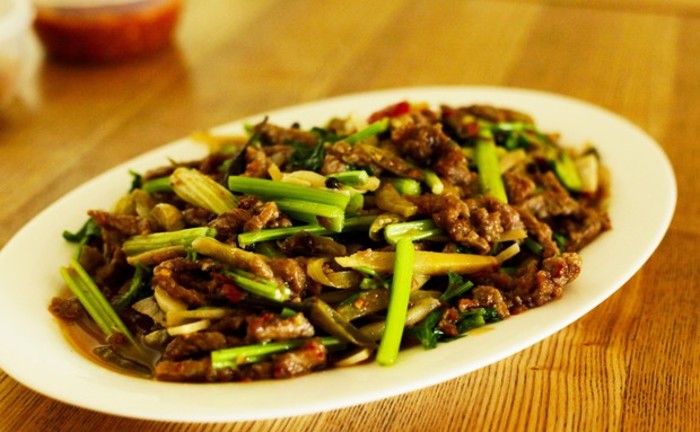 香芹泡菜牛肉丝