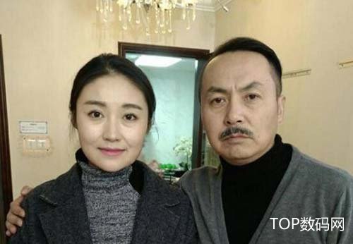  p>刘洁,艺名腿腿,出生于云南省 a target="_blank" href="/item/昆明