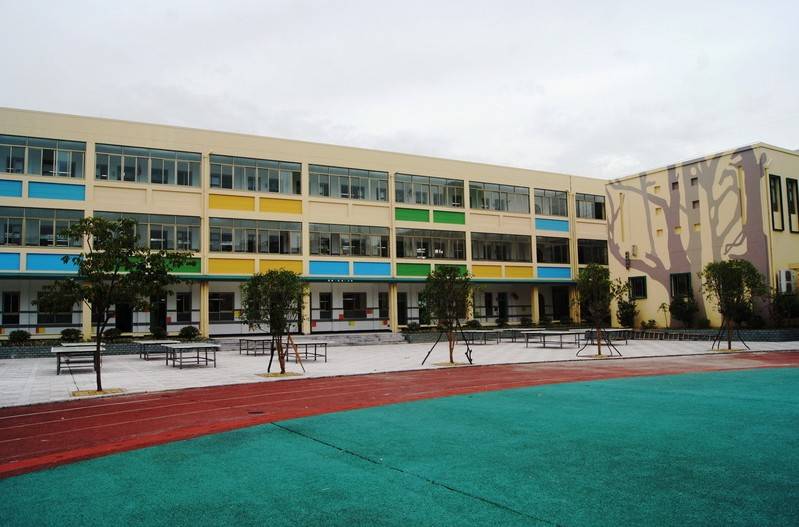  p>迎着新世纪的曙光,沐浴着课程改革的春风,广丰县嘉慧小学如同一颗