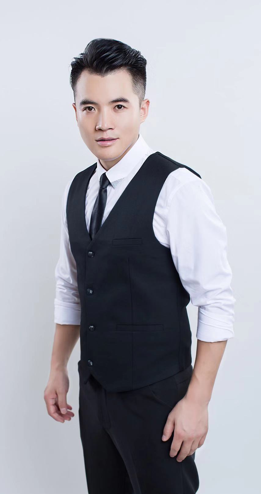  p>王涛"功夫主持人",毕业于 a target="_blank" href="/item/上海