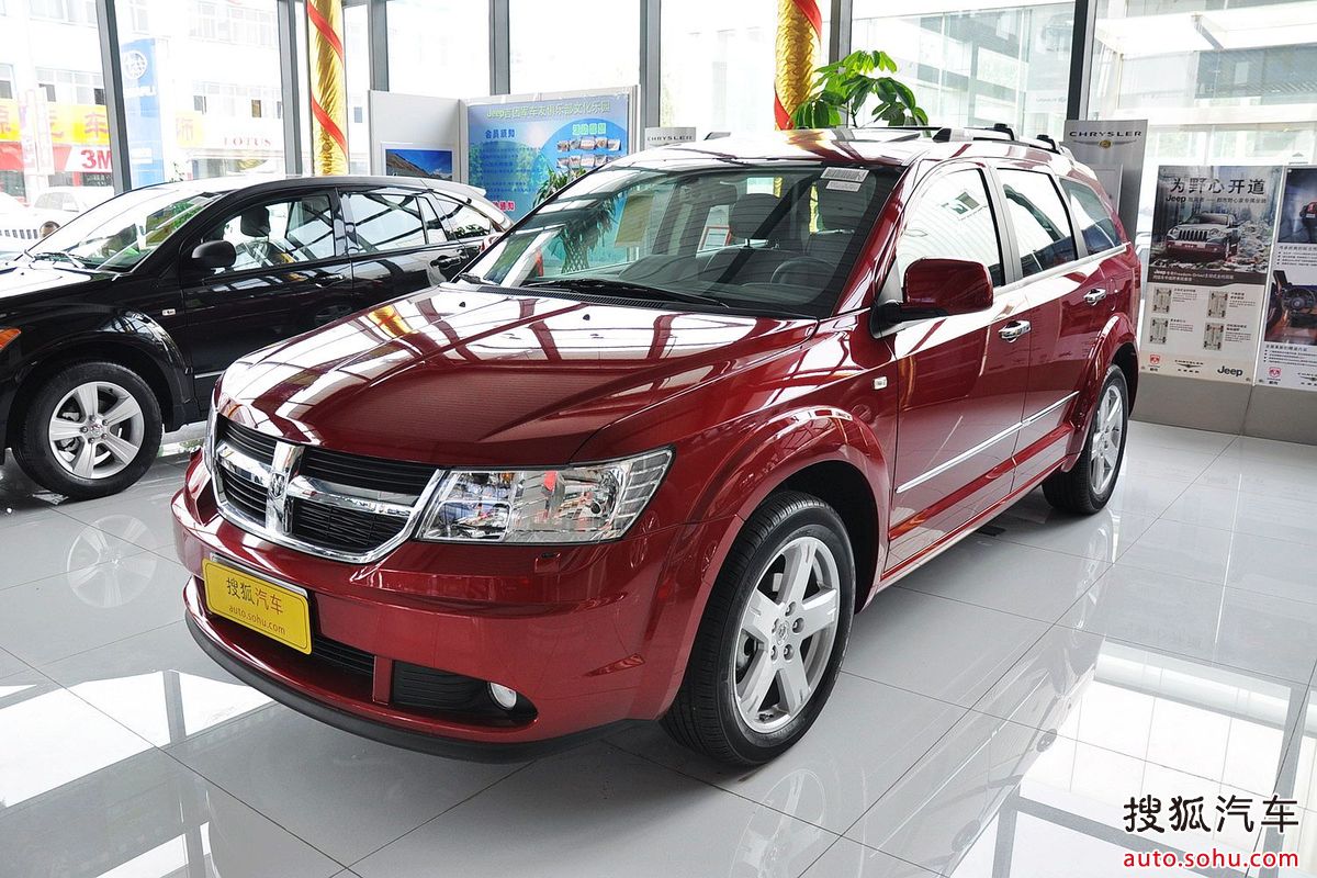  p>道奇酷威集合了家用mpv的舒适与大空间,以及suv驾驶性能与动感