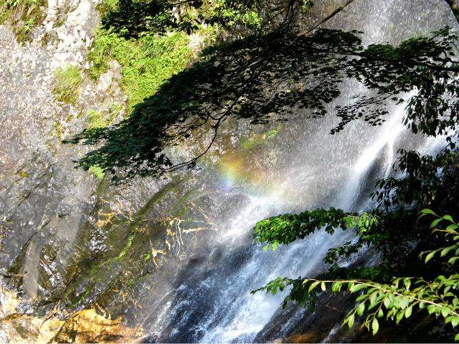 九道弯大峡谷自然风景区