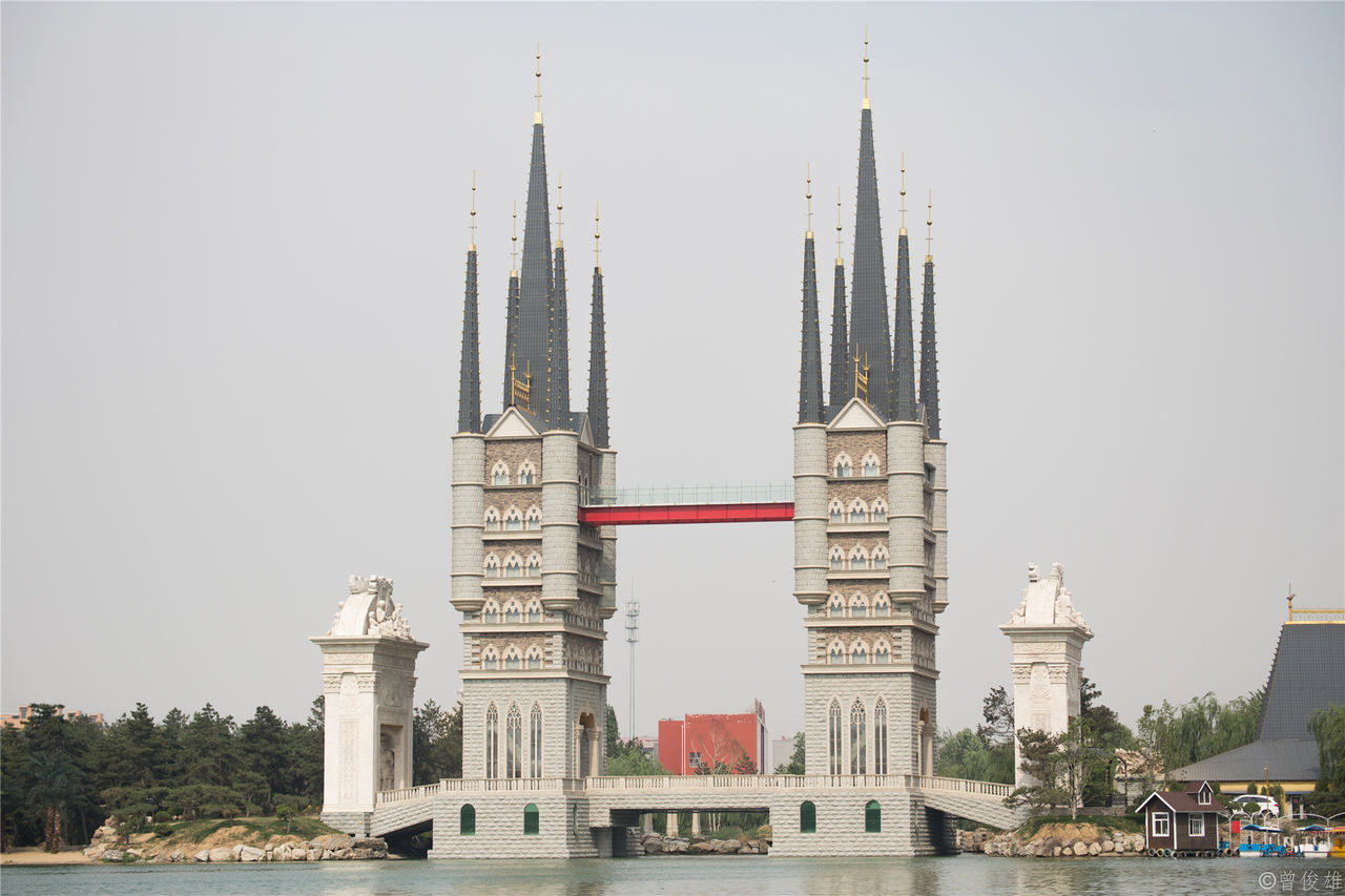  p>河北美术学院( i>hebei academy of fine arts /i>),简称"河北美院