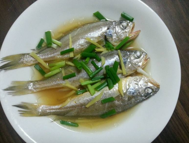 清蒸小海鱼