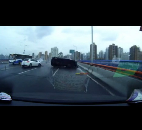 2·27上海南浦大桥交通事故