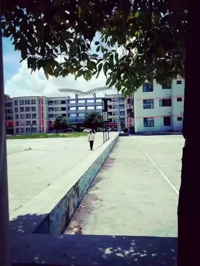 利川市第二中学