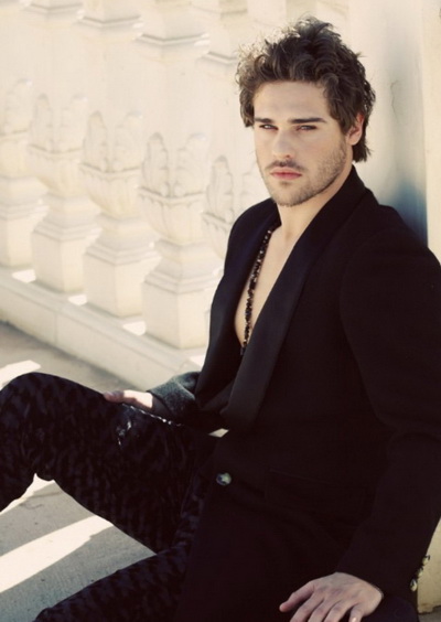 grey damon