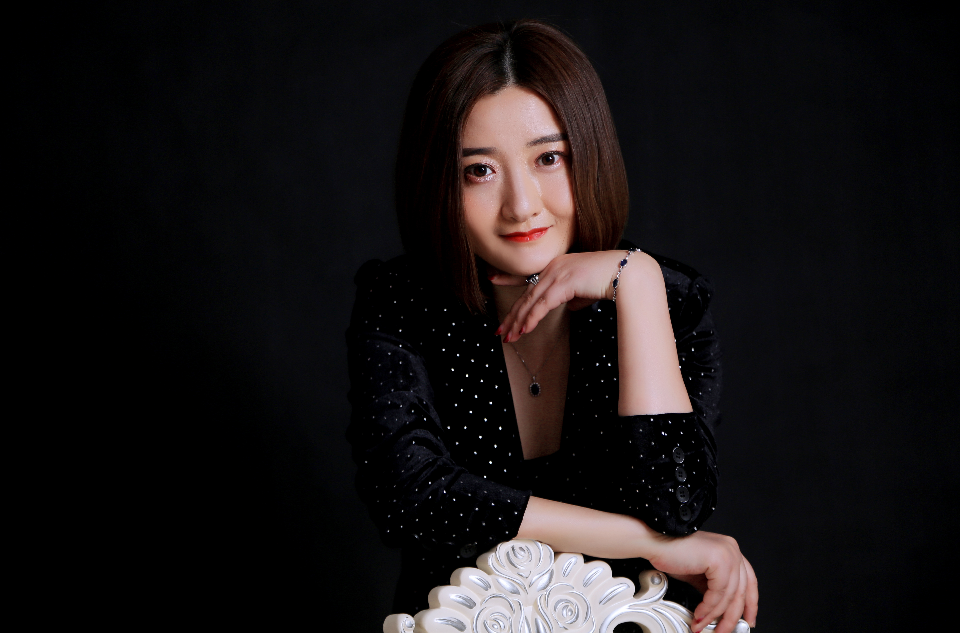  p>云菲菲,1985年2月11日出生于安徽淮南,中国内地女歌手.