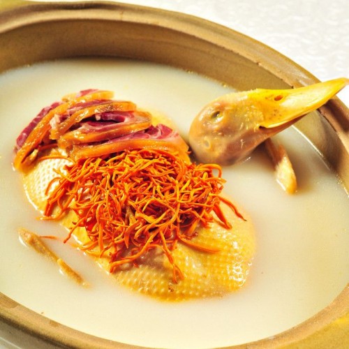  p>神仙鸭,传统名菜之一.属于孔府菜中历史悠久的大件菜.