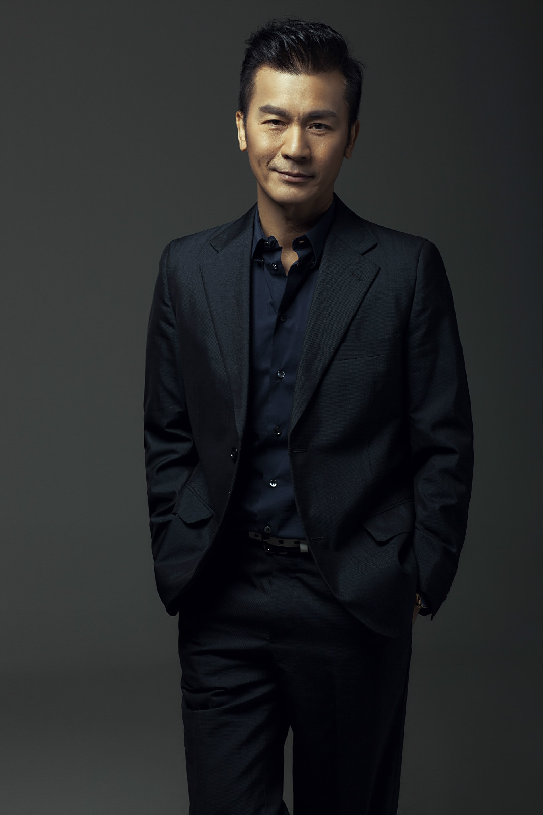  /p> p>1987年在电视剧《挑夫ii》中崭露头角.