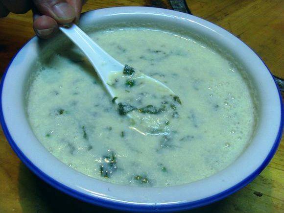 在湖北西南山区的恩施等地是民间常吃的便菜,当地土家人称合渣为"懒