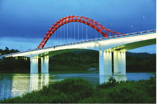  p data-id="gnxb68uvlj">从桥梁的全部实体建筑看,两端引桥桥台是