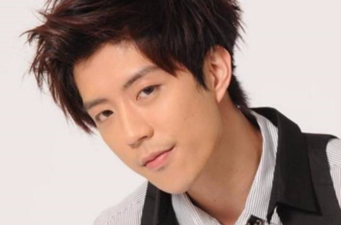  p data-id="gns10vsl2l">廖允杰,原名廖俊杰,艺名小杰(hsiao chieh)