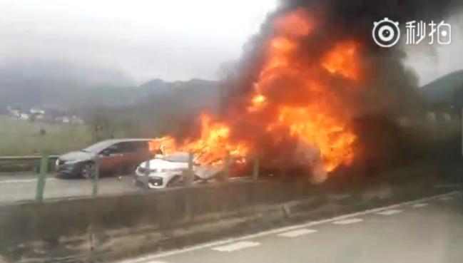 data-id="gnarp29ewv">2017年1月14日9时19分,广东清连高速清远至阳山