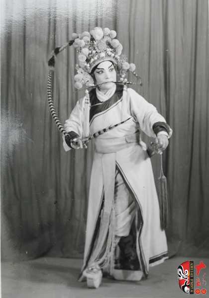  p data-id="gnbhjiysh0">苏兰芳,女,河南登封人,豫剧名老艺人,1923年