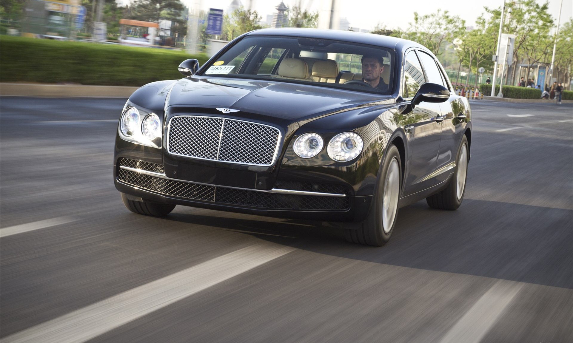  p>宾利(bentleymotors limited),英国豪华汽车品牌,总部位于英国克鲁