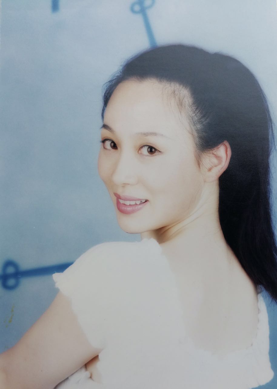  p>钱洁(原名钱琳储),出生于河北保定,毕业于河北大学,中国内地女演员