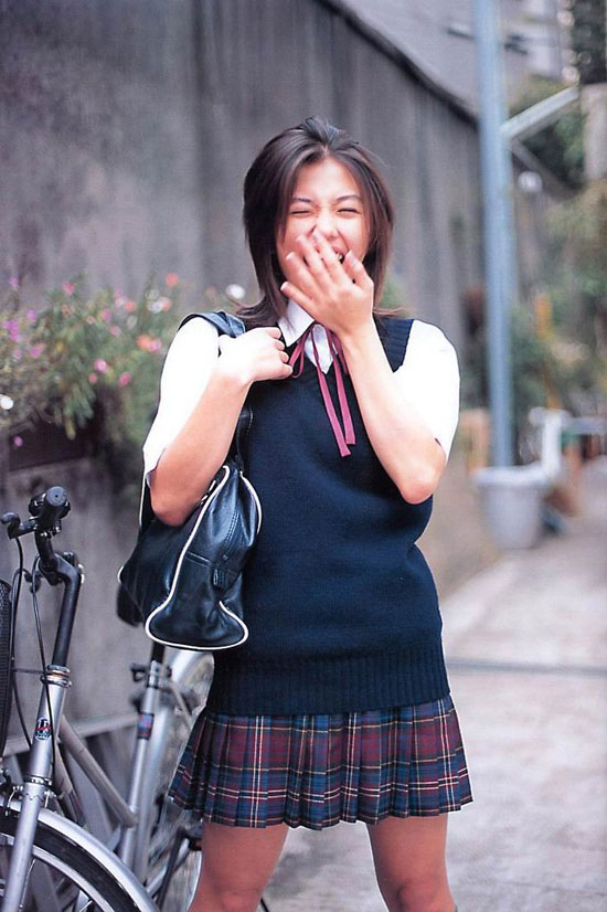  p>神谷凉,1982年4月20日出生于日本神奈川县.