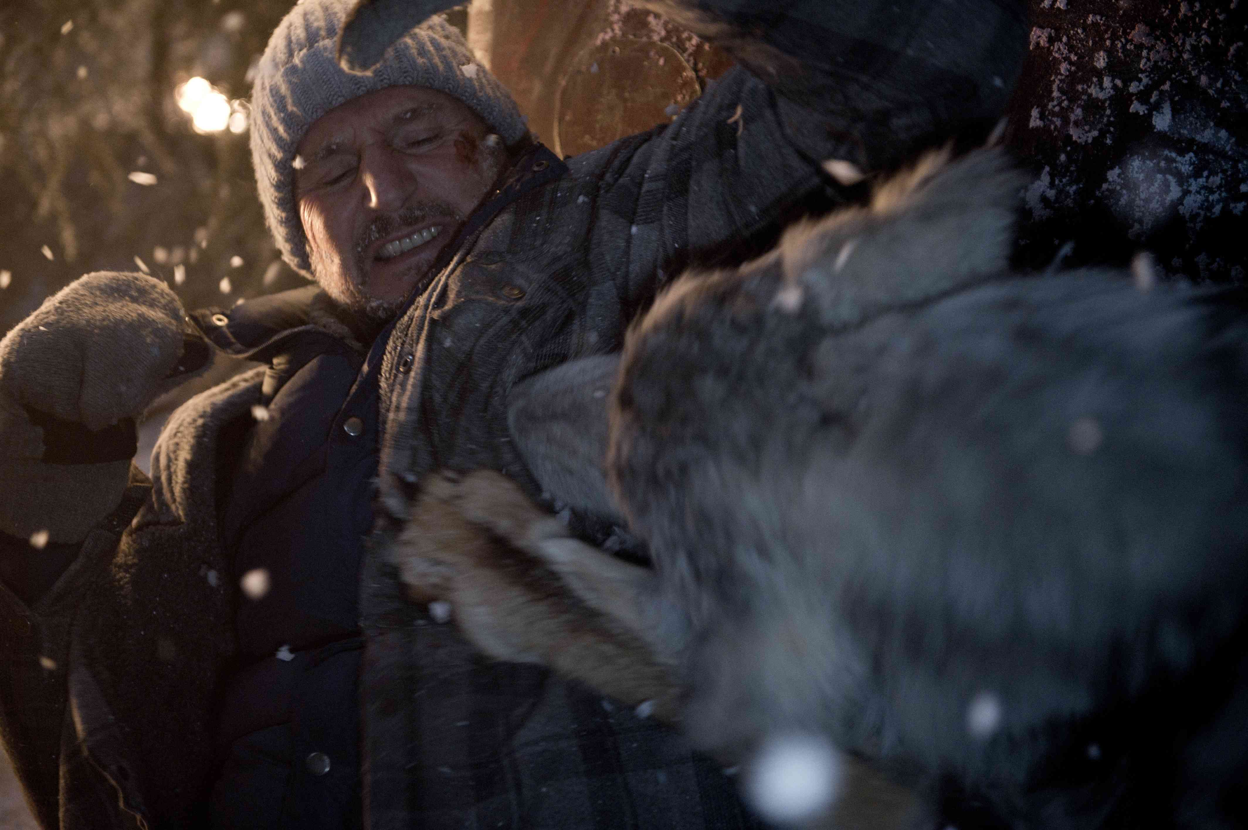  p>《人狼大战》(the grey)是由 a href="#" data-lemmaid="2381343">