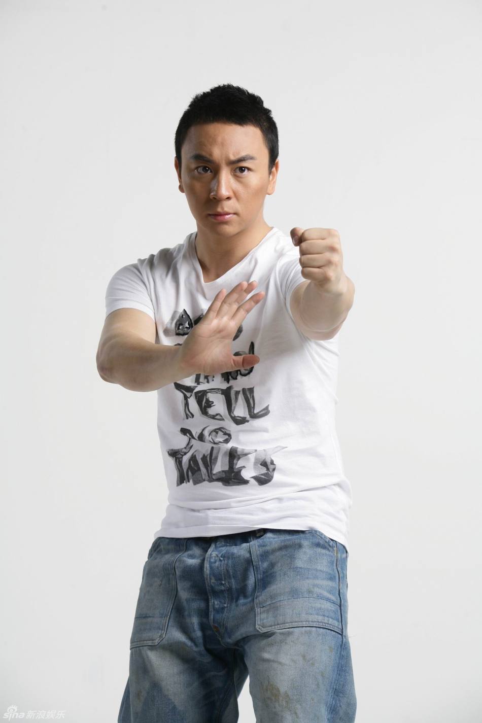 本名陈小龙,1988年1月6日出生于河南省郑州市登封市,华语影视男演员