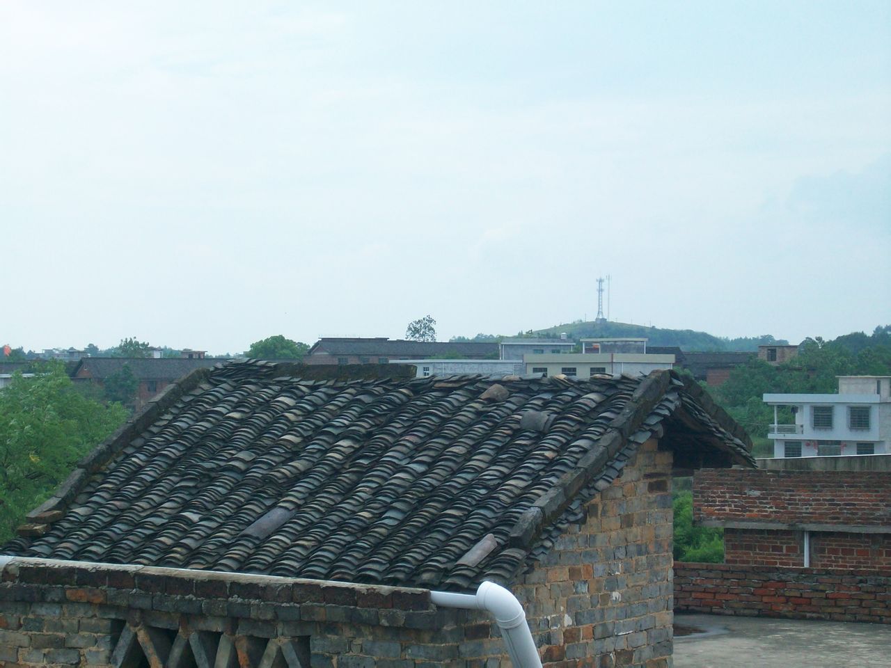 p>双江口村位于湖南省永州市祁阳县文富市镇,因祁水,烟江两条河在村