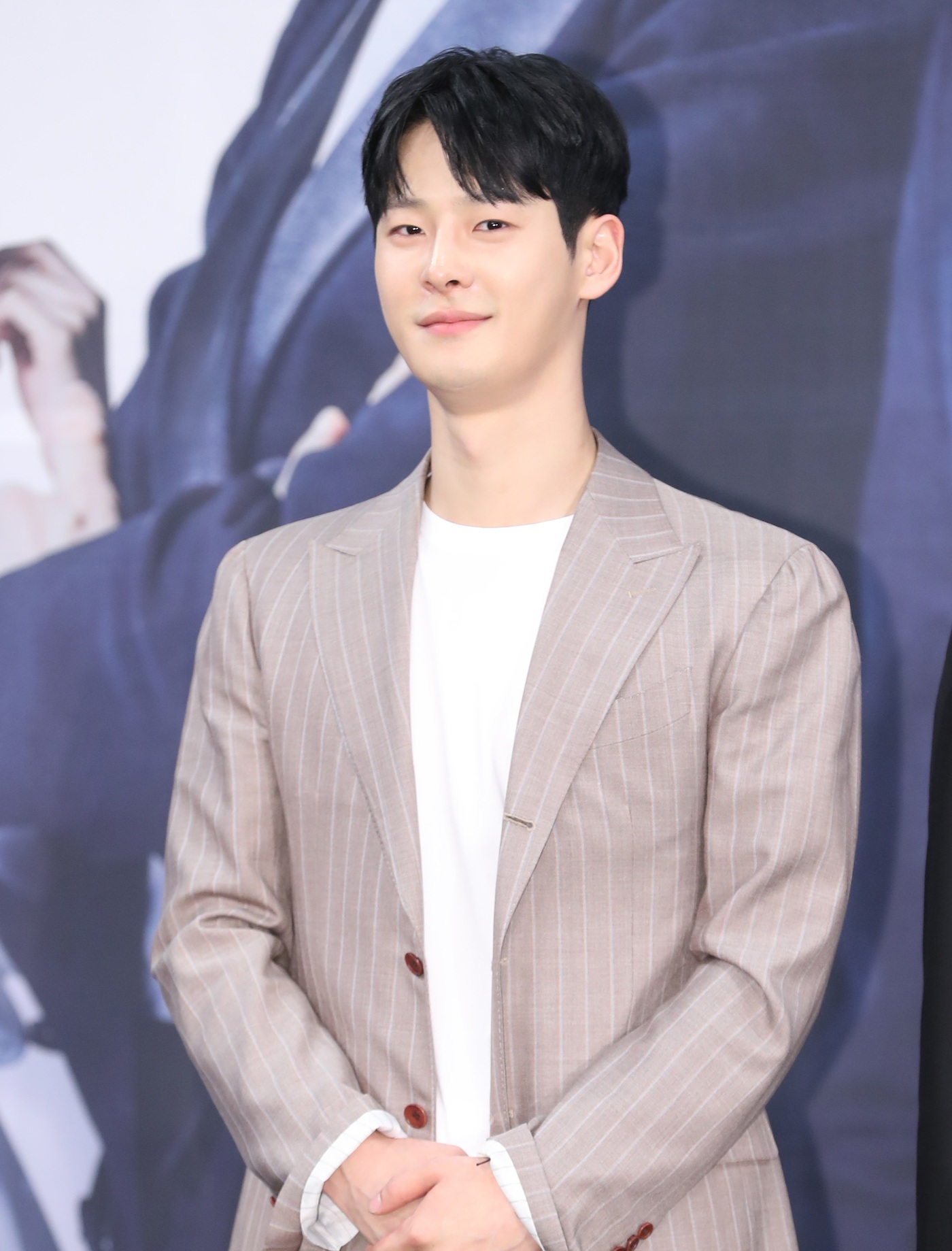  p>车仁河(         ,1992年7月15日~2019年12月3日),本名李载昊,出生