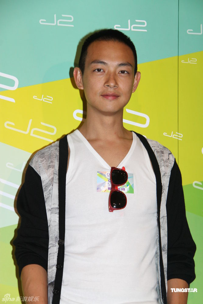  p>梁竞徽 i>(oscar leung) /i>,原名梁烈唯,1979年3月26日生于中国