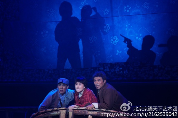  p>艺术团是指以表演,演示艺术为主体,多元化人员,机构共同组成的团体
