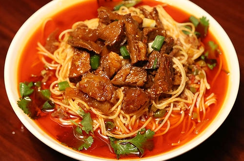 香辣红烧牛肉面