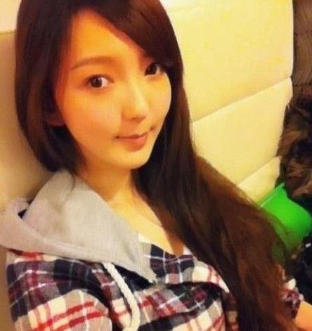 周怡,1988年11月20日生于上海,女,身高172cm,在第7届瑞丽"封面女孩