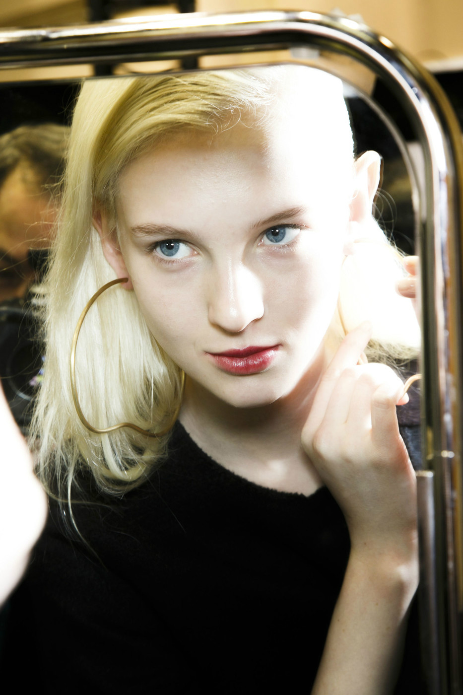  p data-id="gnvfb9lmwz">铂金色的头发,湛蓝色眼眸以及白皙的肌肤