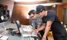 金钟国和品冠在录音室