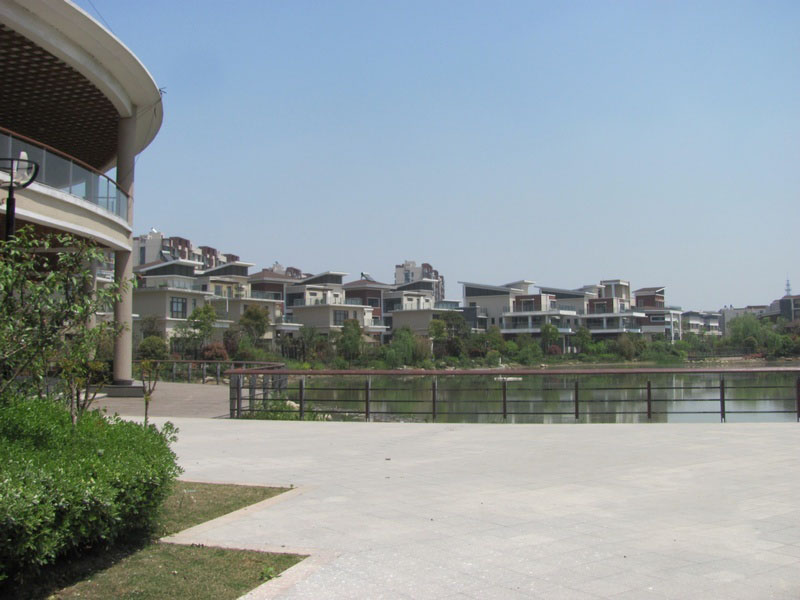  p data-id="gnwp54omhn">颐和南园项目位于江宁区秣陵街道九龙湖路1
