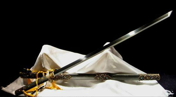  p> b>长刀 /b>是拥有较长刃部的刀种,在明代与 a target="_blank"