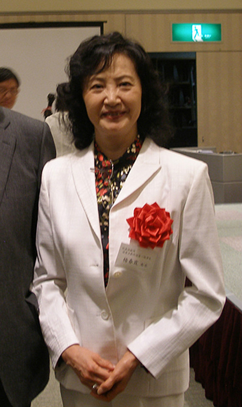 杨春霞乱云飞(杨春霞王润菁于兰乱云飞)