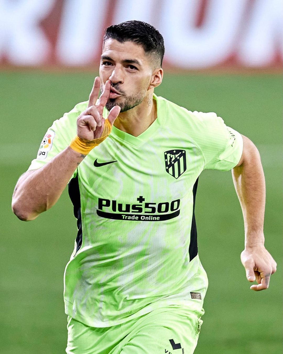  p> b>路易斯·苏亚雷斯 /b>(luis suárez),全名 b>路易斯·阿尔韦托