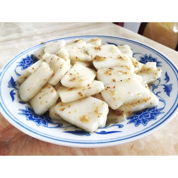  p>桂花糖炒年糕是一道以年糕,猪油为主料制作的湖北武汉传统 a href=