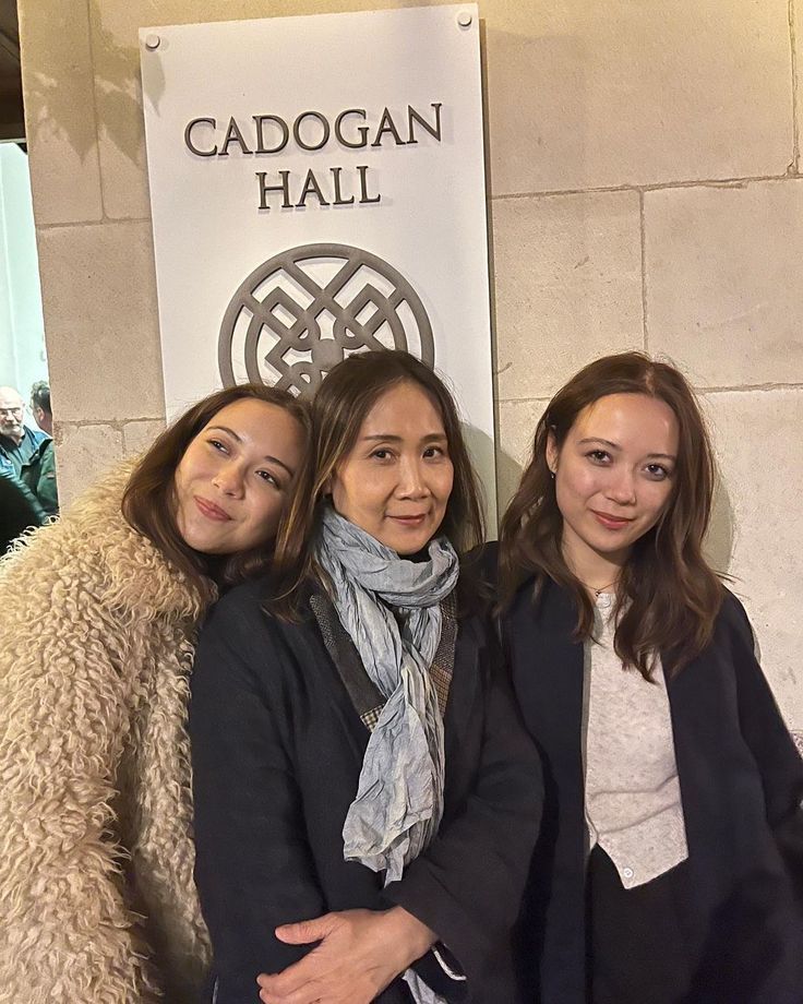 林冰（冰岛籍华裔爵士乐女歌手、多乐器演奏师、词曲作者）_百度百科