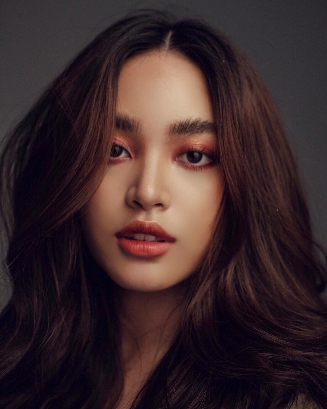 p>永瓦蕾·安尼柏尔(fah),1999年1月16日出生于泰国曼谷市,泰国女演员