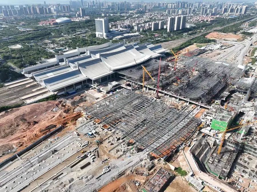 我国首条跨海高铁，全线铺轨贯通！_百科TA说