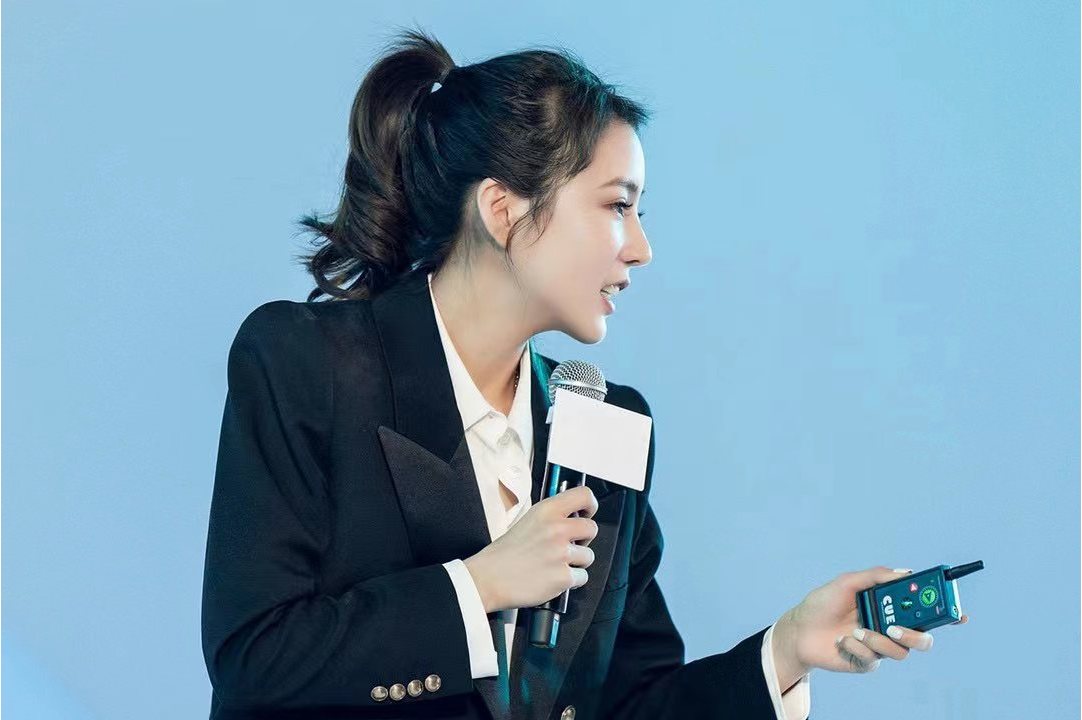 1990年8月生,投资人,企业家,奢悦品牌创始人&原董事长,欢盈投资现