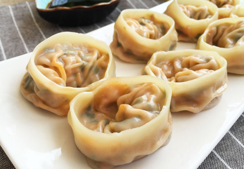 辣白菜蒸饺
