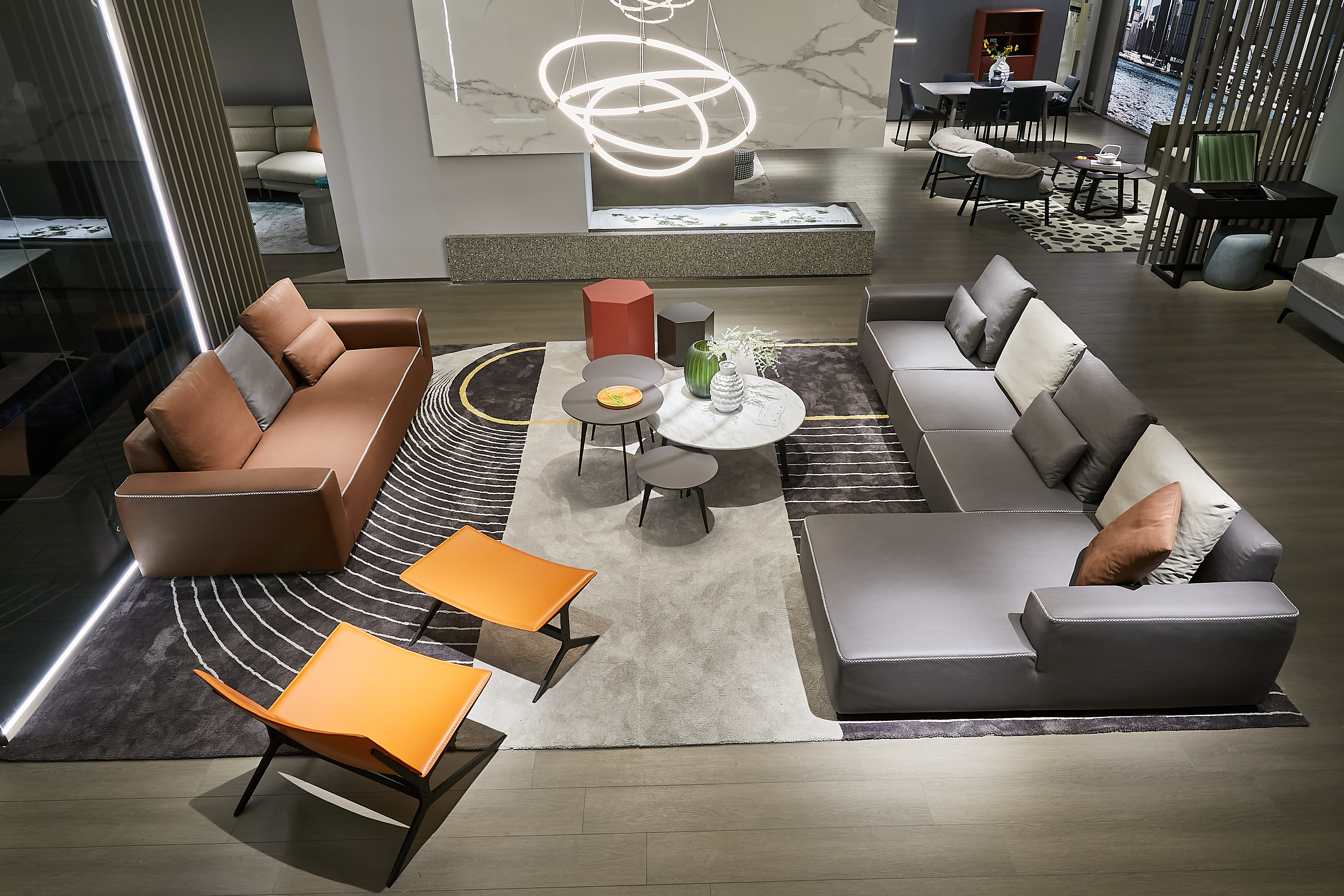 ctrid="2cqumq7lb6i">布梵家居是一家专注于高端时尚休闲沙发的研发