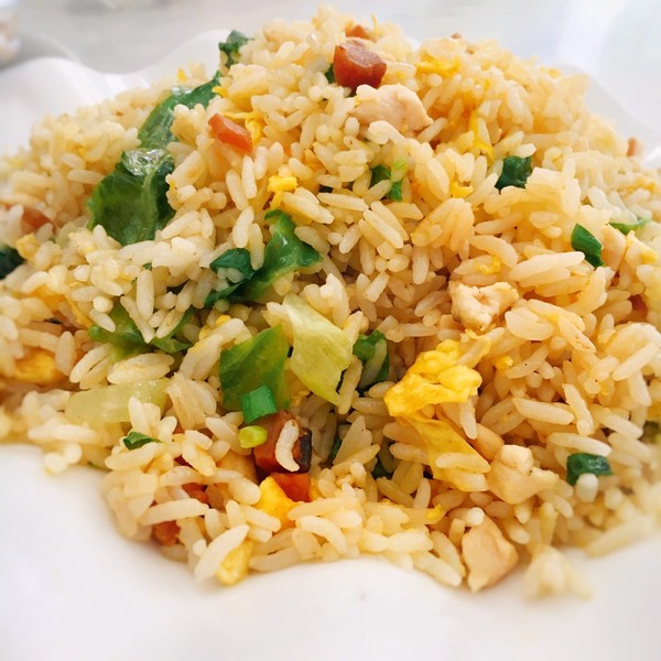 金黄咸鱼鸡粒炒饭