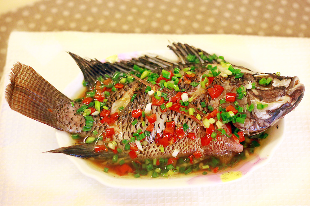 罗非鱼清蒸