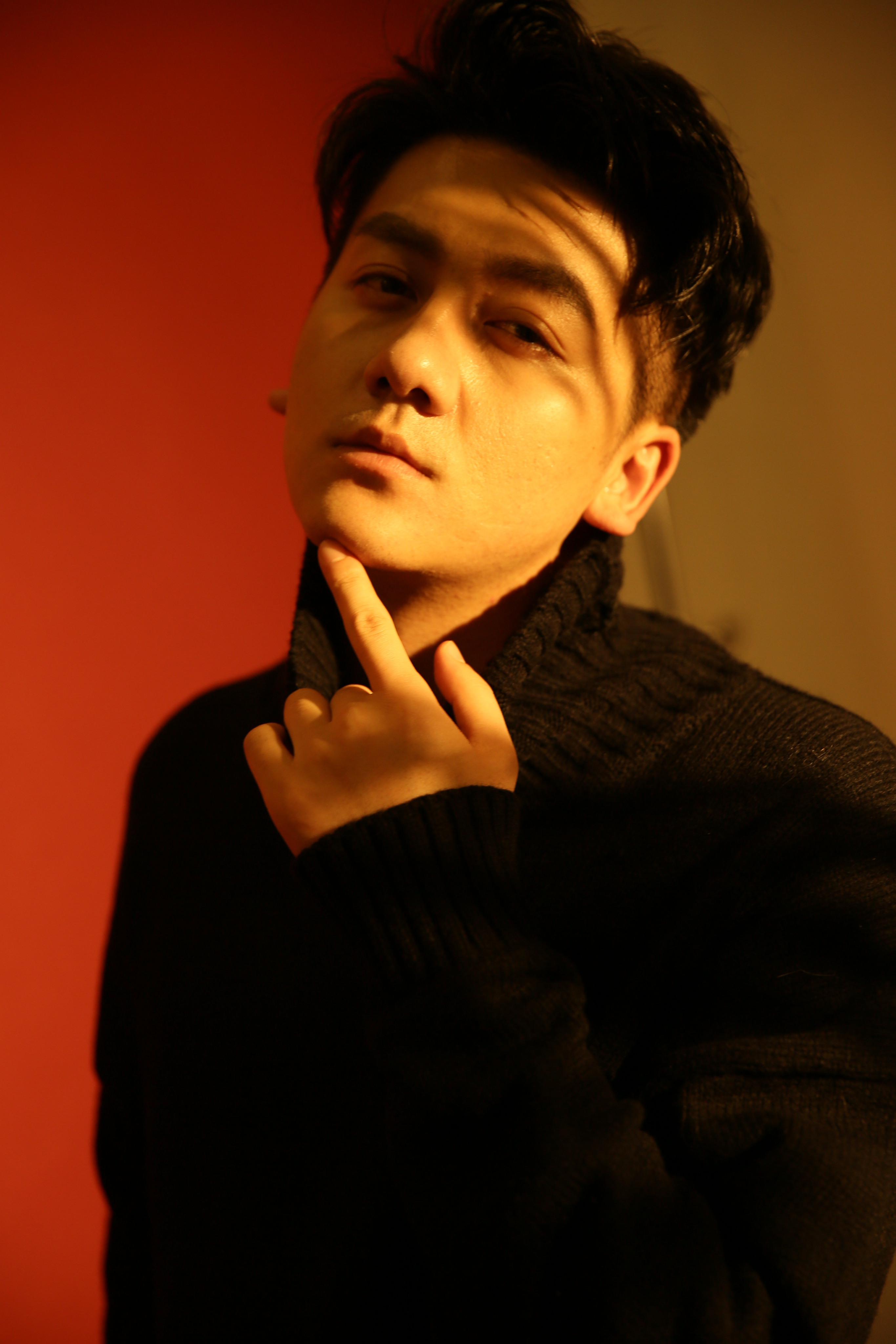  p>康磊,1988年1月9日出生于青海省西宁市,中国内地男演员,毕业于湖南