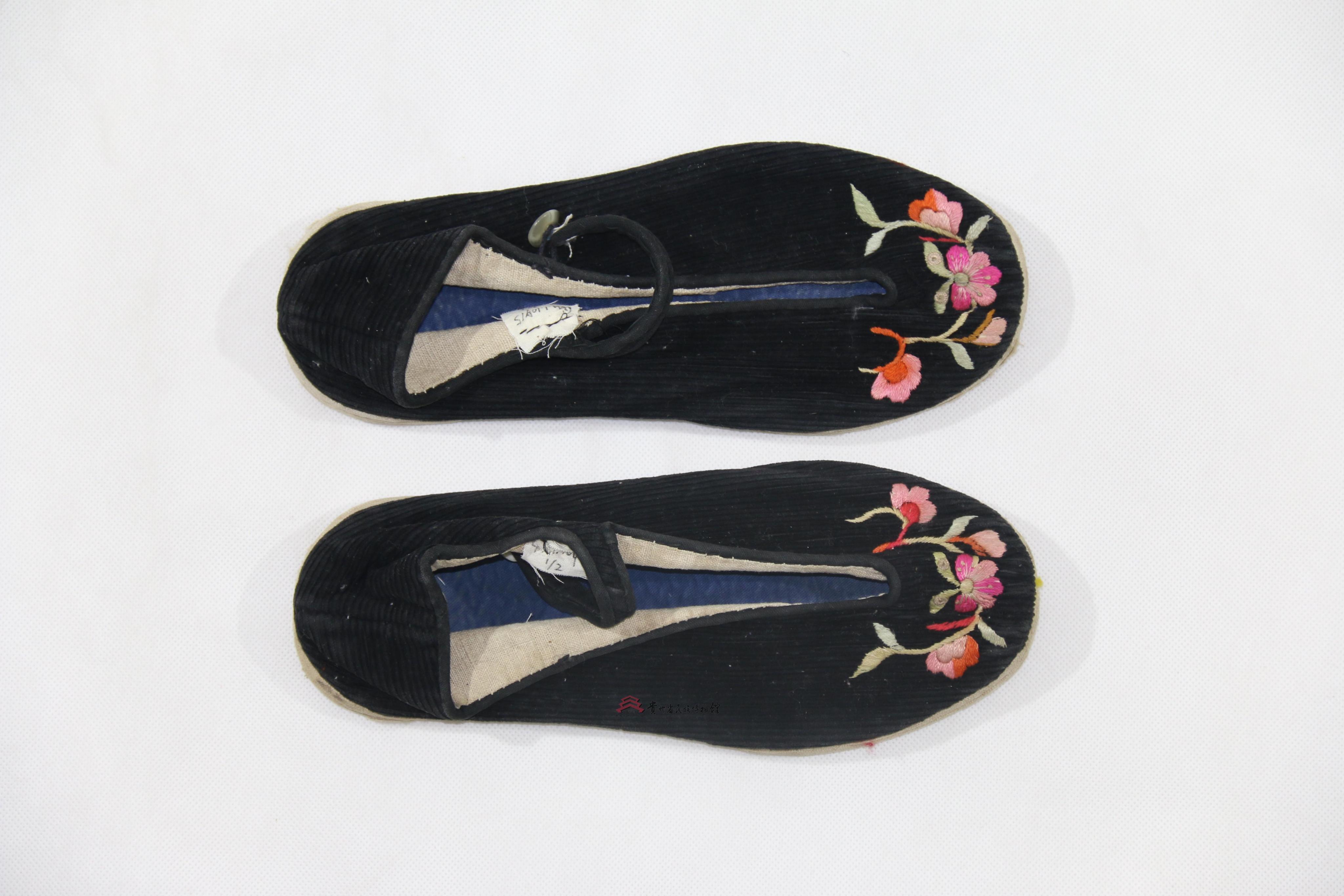 当代舟溪苗族平绣花纹鞋