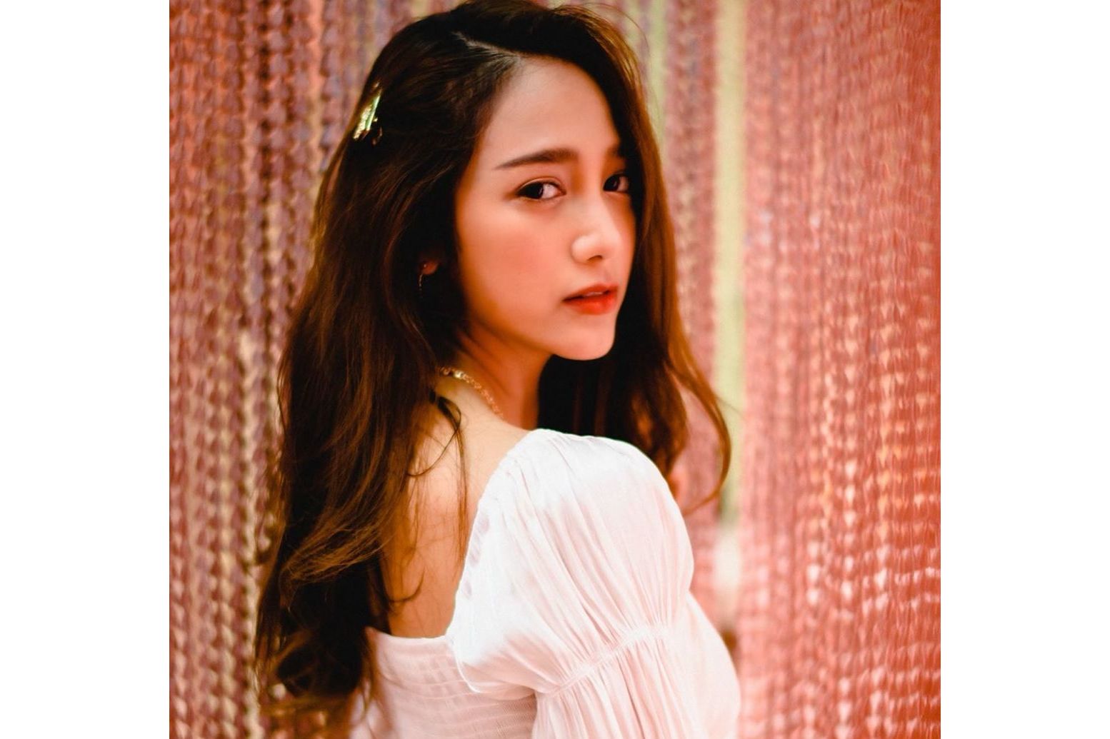 1993年1月23日出生于泰国曼谷,泰国女演员