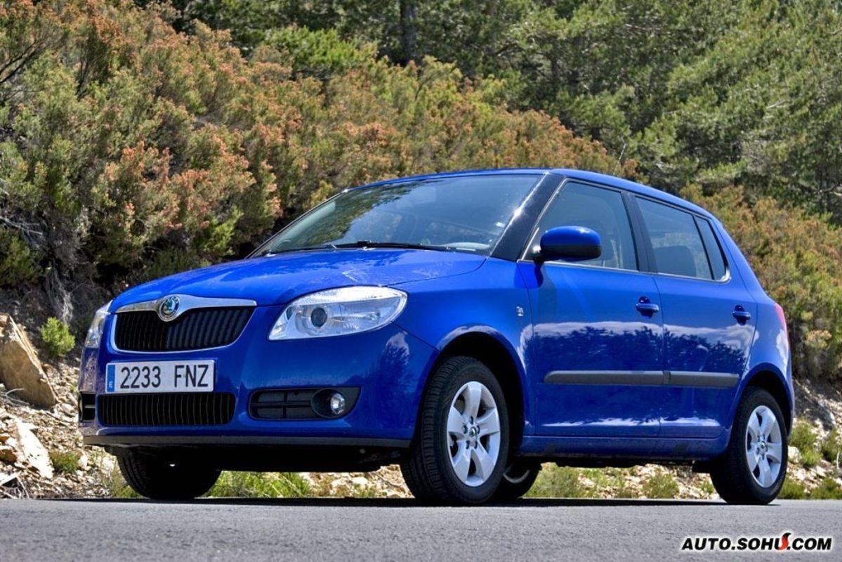 2008年,第一代 a target="_blank" href="/item/斯柯达fabia/3843250"