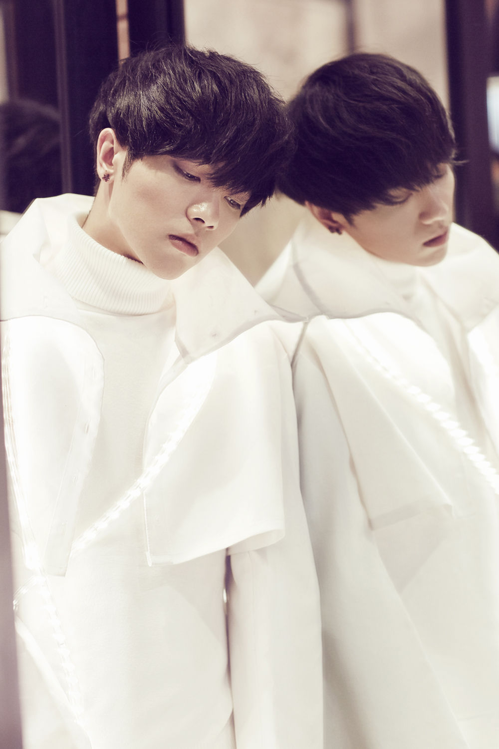  p>华晨宇,1990年2月7日生于湖北省十堰市,中国内地流行乐男歌手,作曲